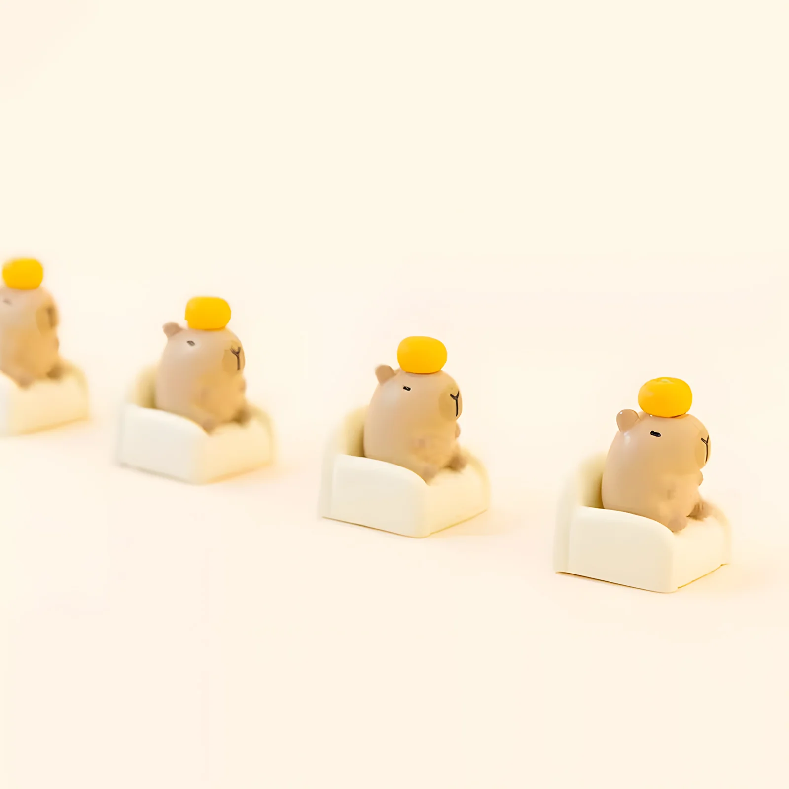 Sofa Artisan Keycap-Capybara - Image 8