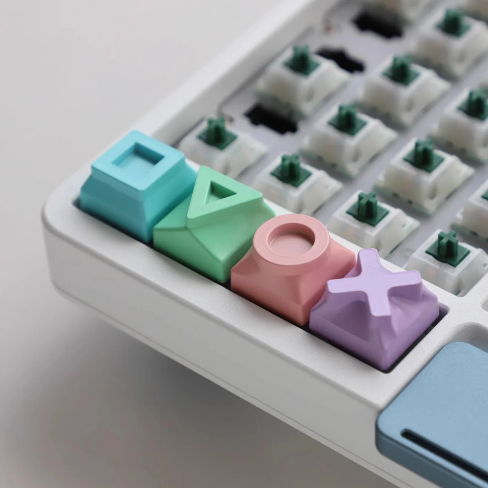 YUNZII Geometric Zinc Artisan Keycap - Image 11