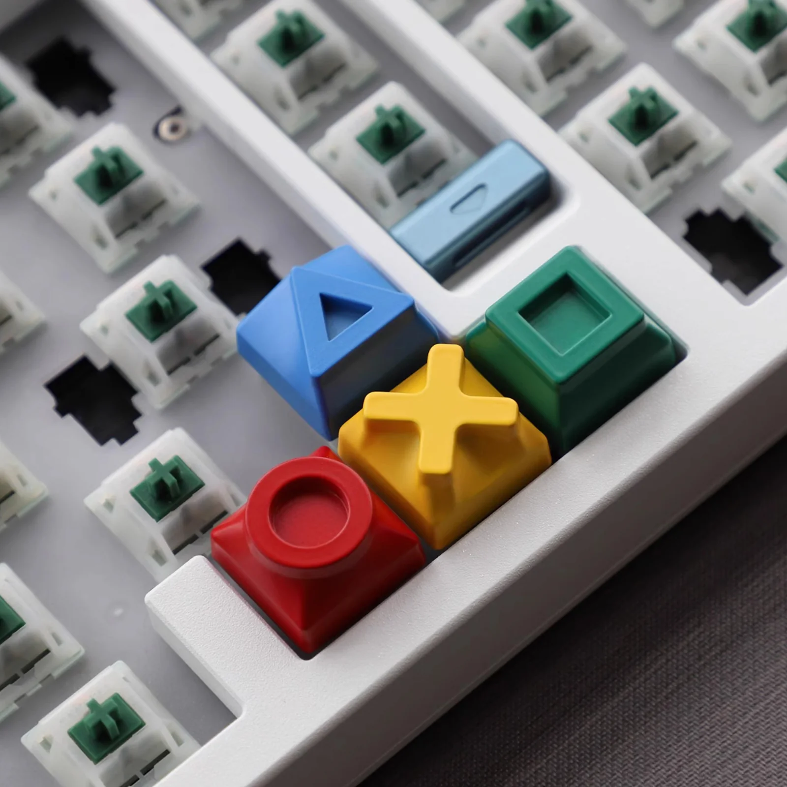 YUNZII Geometric Zinc Artisan Keycap - Image 12