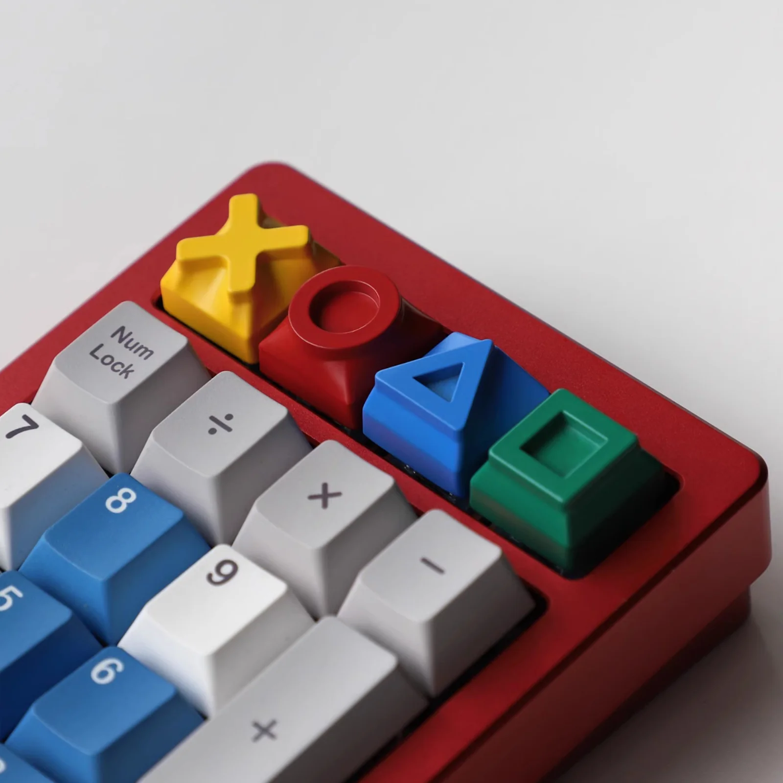 YUNZII Geometric Zinc Artisan Keycap - Image 4