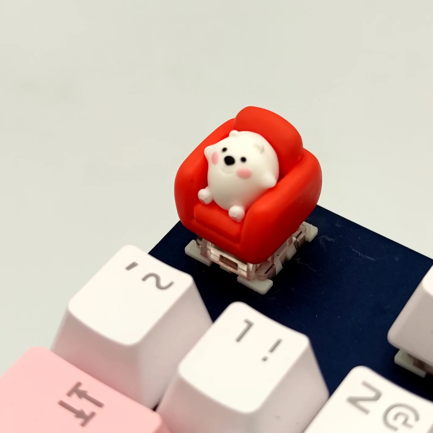 YUNZII Handmade Artisan Keycap - Sofa Bear - Image 12