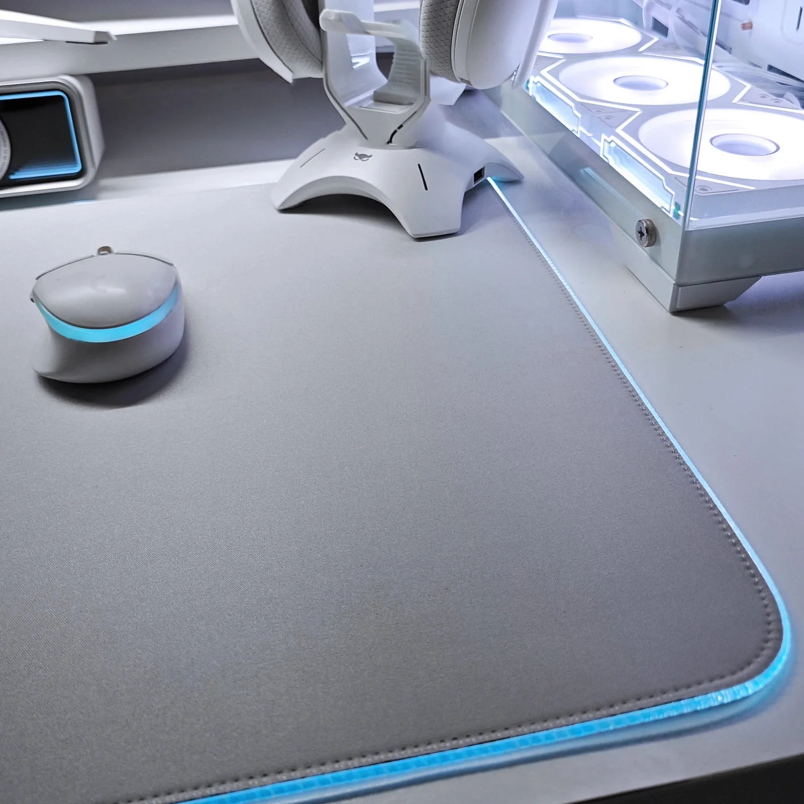 YUNZII LED Gaming Mouse Pad Desk Mat - Image 10