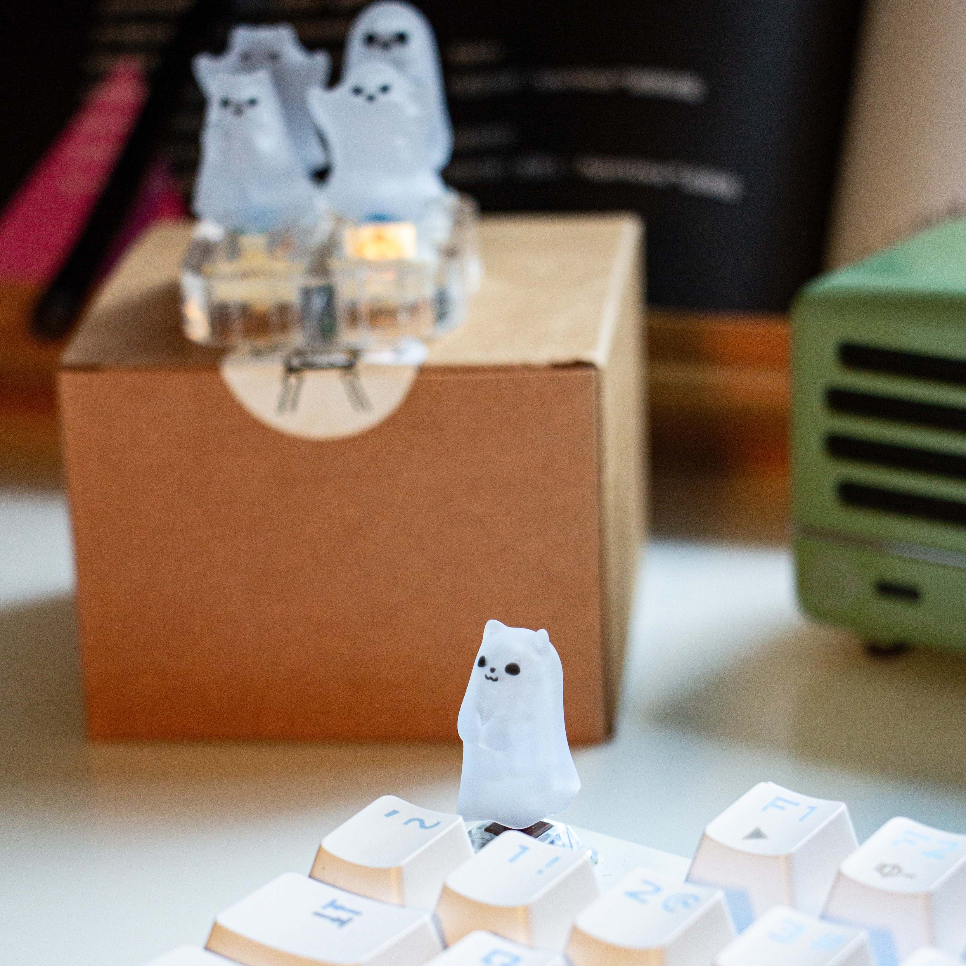 YUNZII Light Transmission Little Ghost Artisan Keycap - Image 4