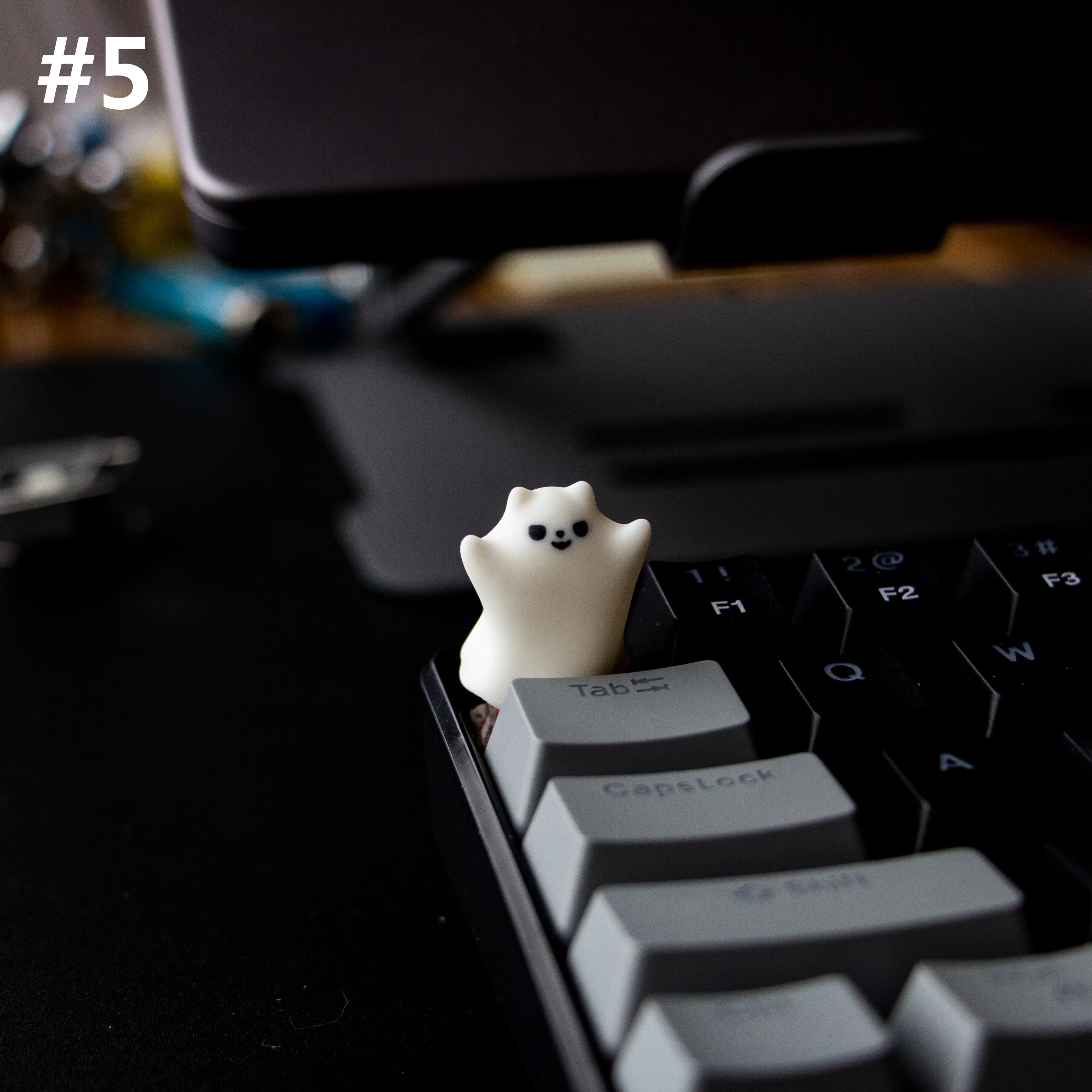 YUNZII Opaque Little Ghost Artisan Keycap - Image 7