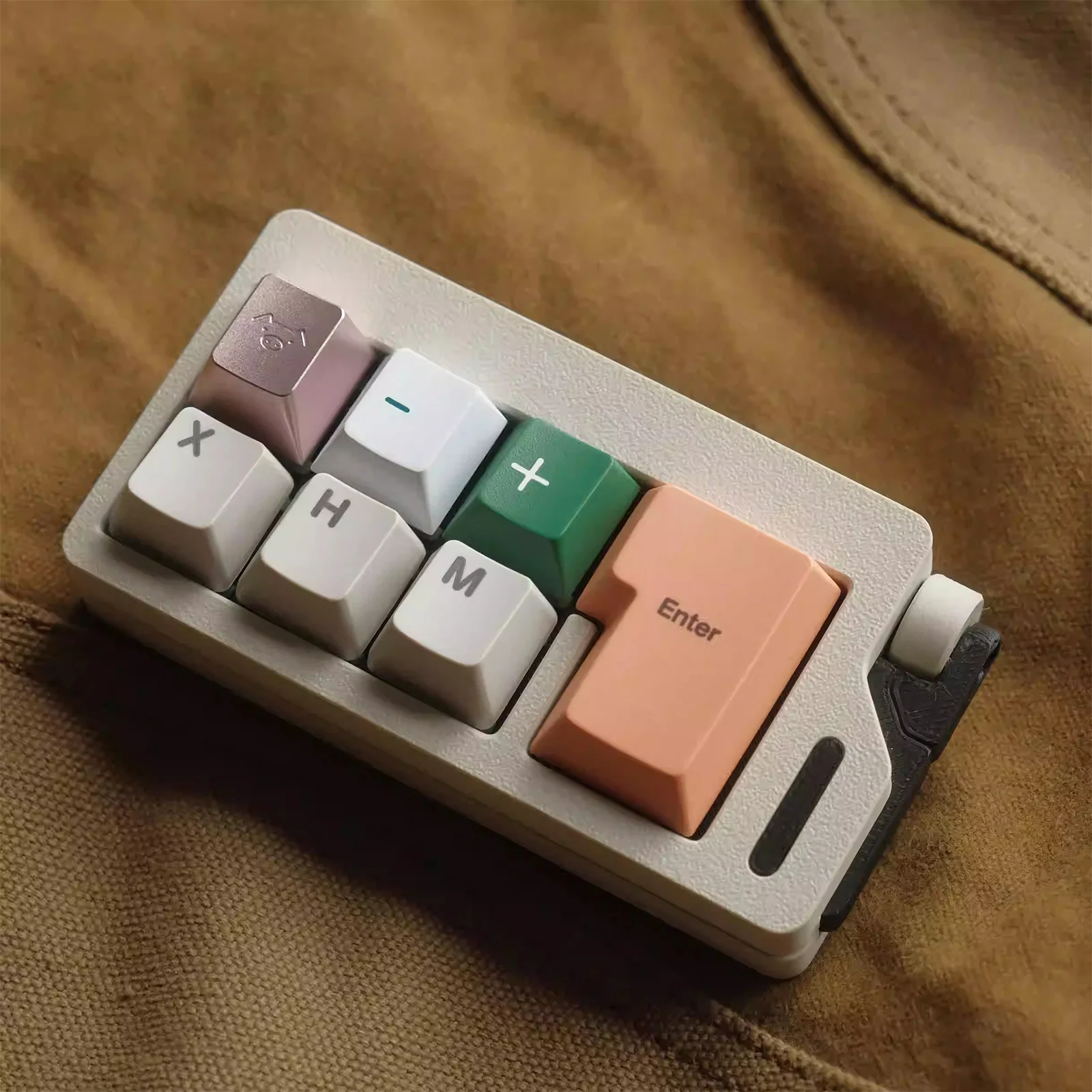 YUNZII Piggy Aluminum Artisan Keycap - Image 8