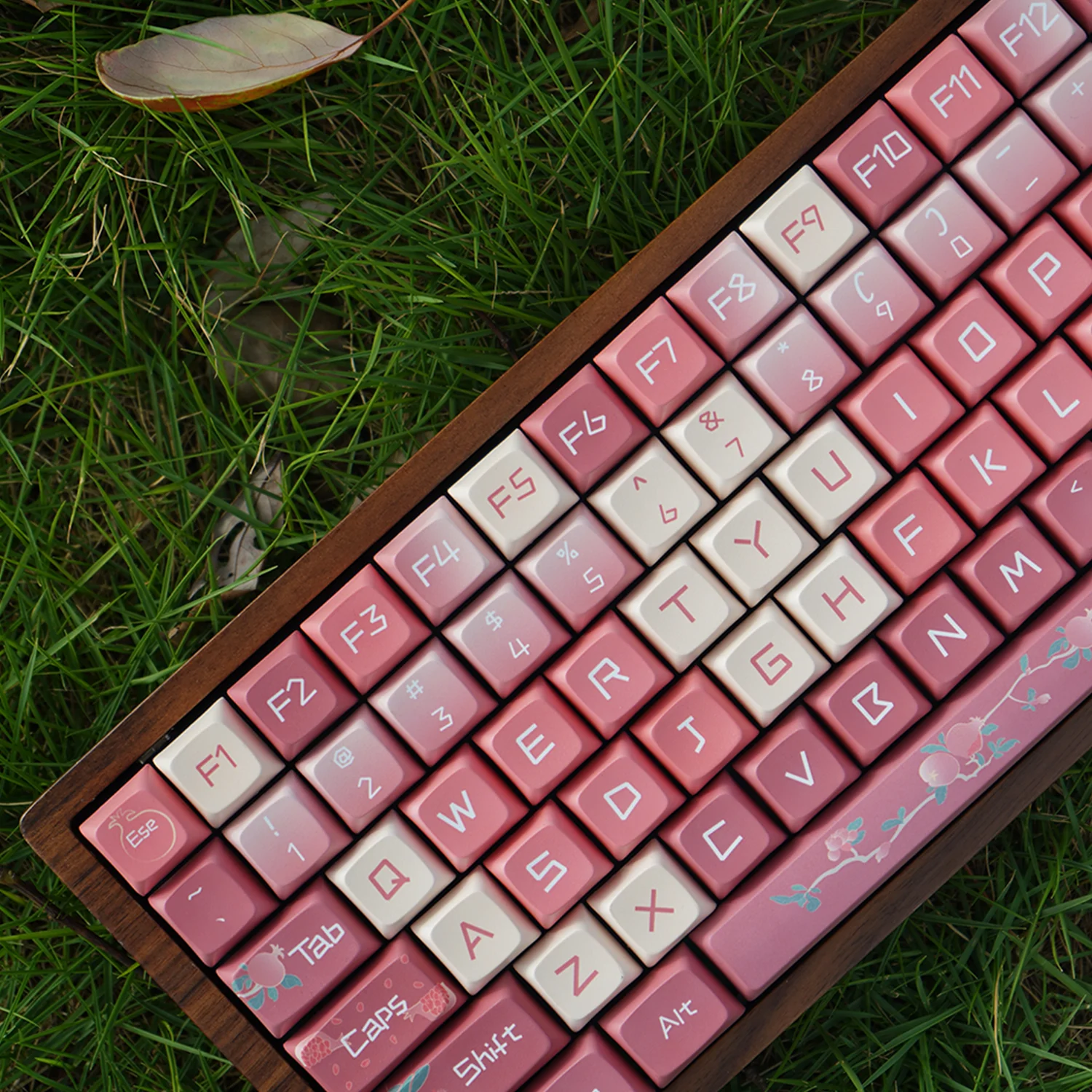 YUNZII Pomegranate Keycap Set - Image 4