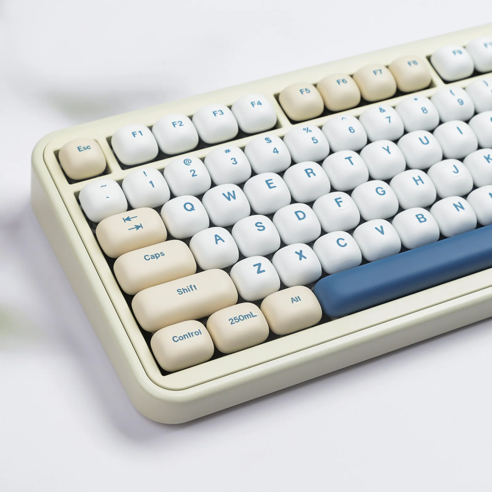 YUNZII Soymilk MOG Profile Keycap Set - Image 4