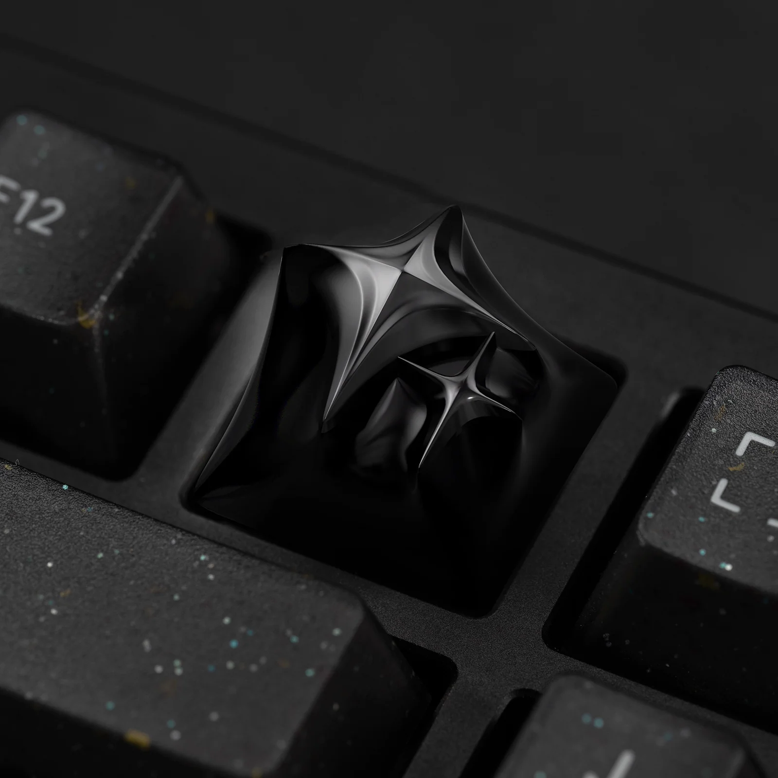 YUNZII Stars Aluminum Artisan Keycap - Image 4