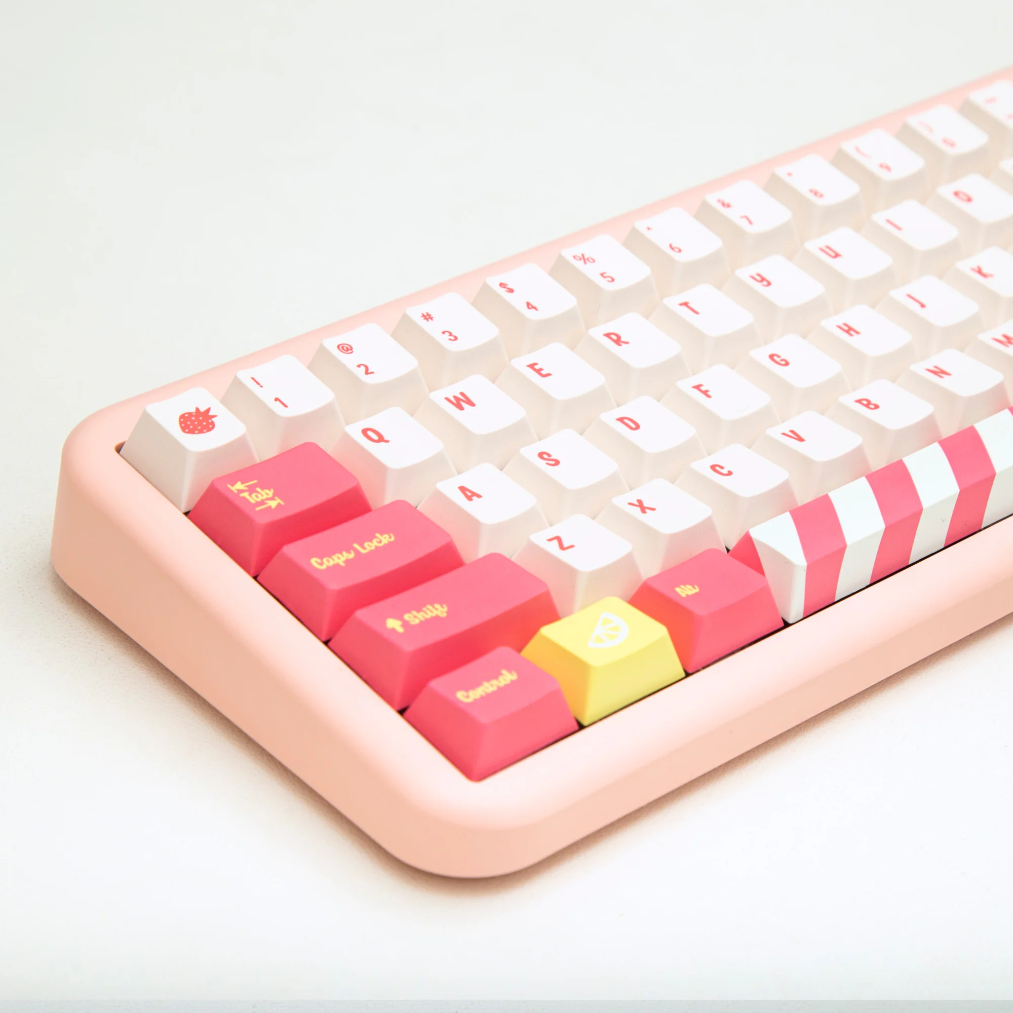 YUNZII Strawberry-Lemon Keycap Set - Image 2