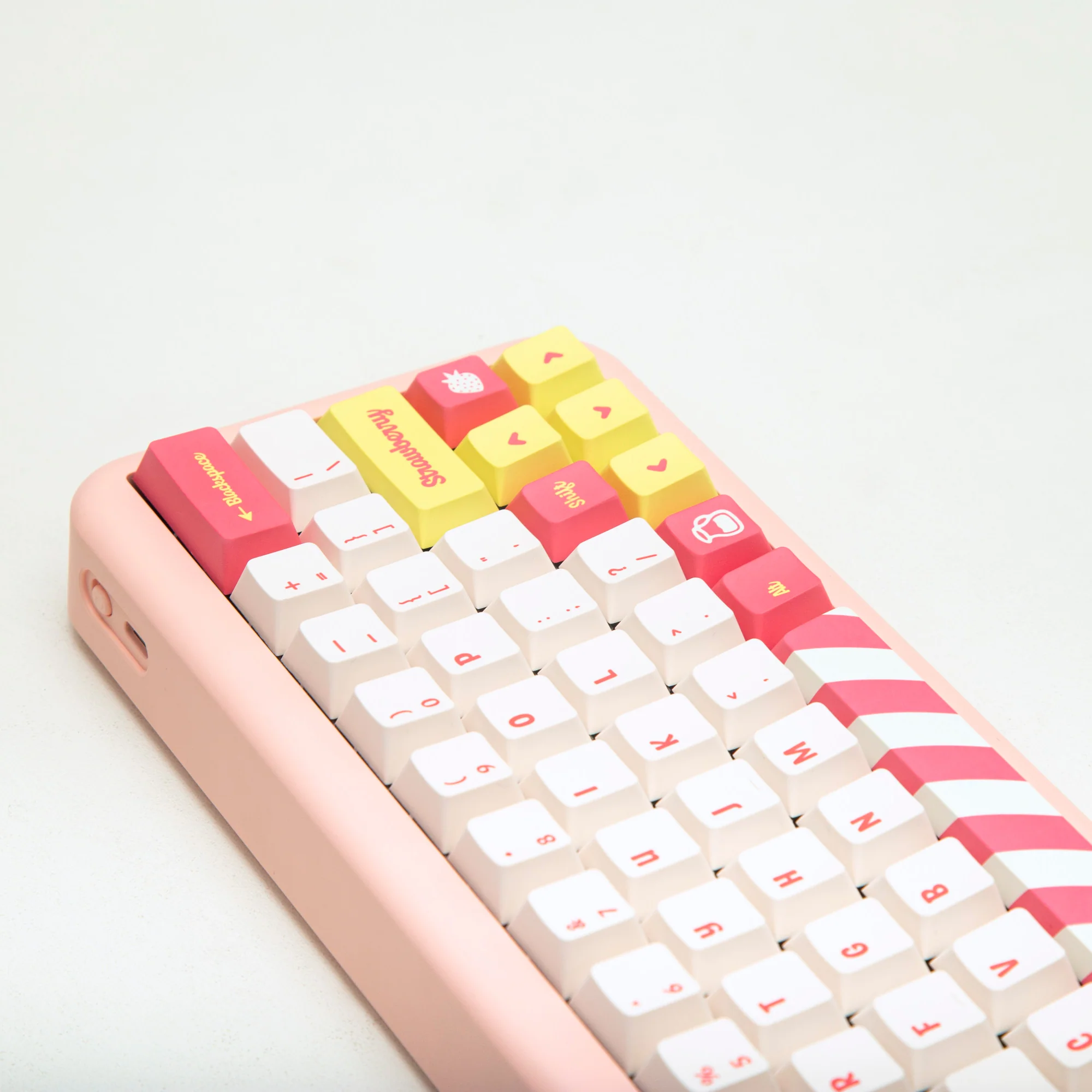 YUNZII Strawberry-Lemon Keycap Set - Image 7