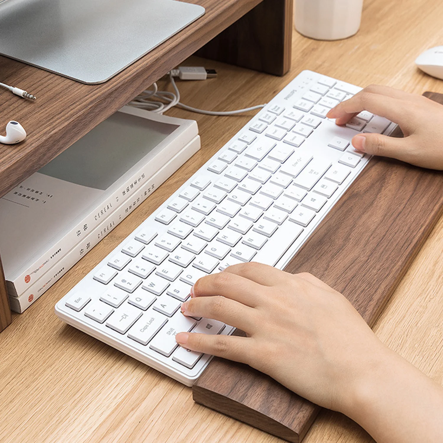 YUNZII Wooden Keyboard Wrist Rest - Image 4