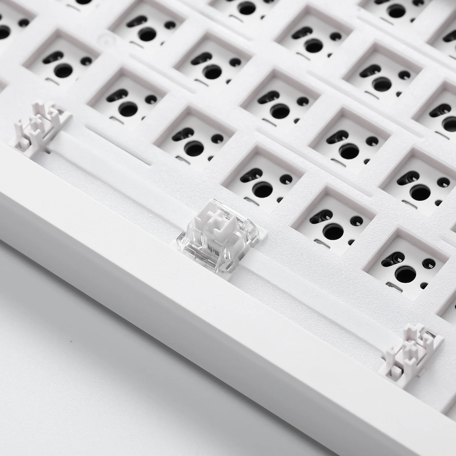 YUNZII YZ98 Barebone Mechanical Keyboard Kit - Image 3